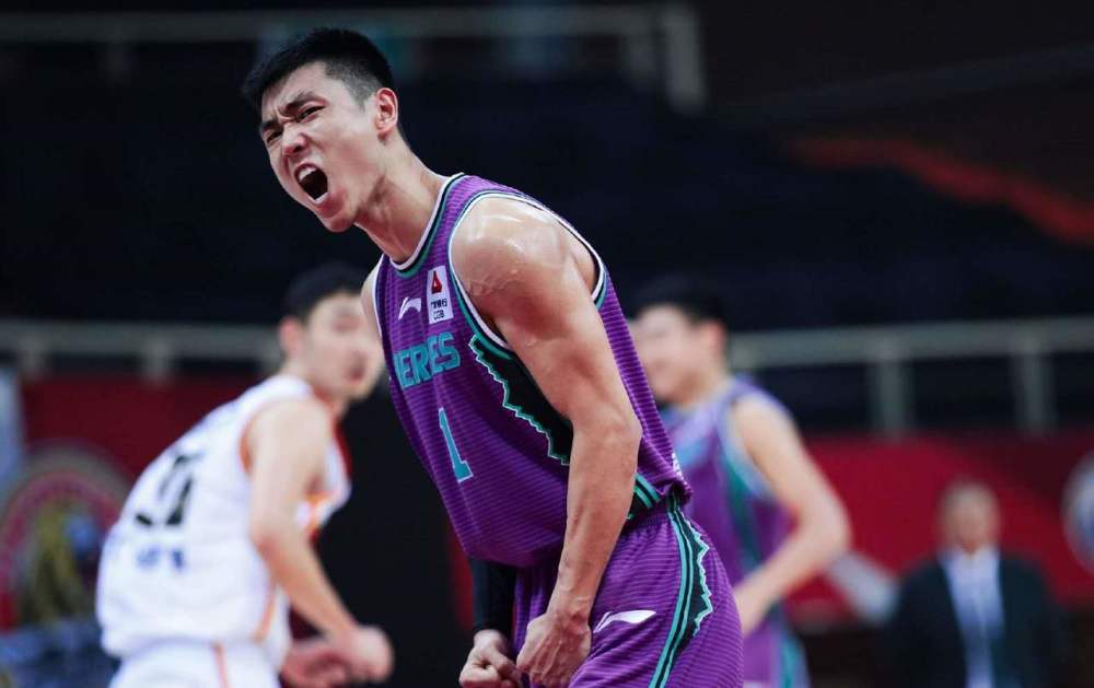  佛罗伦萨绝杀功臣当选月度MVP  